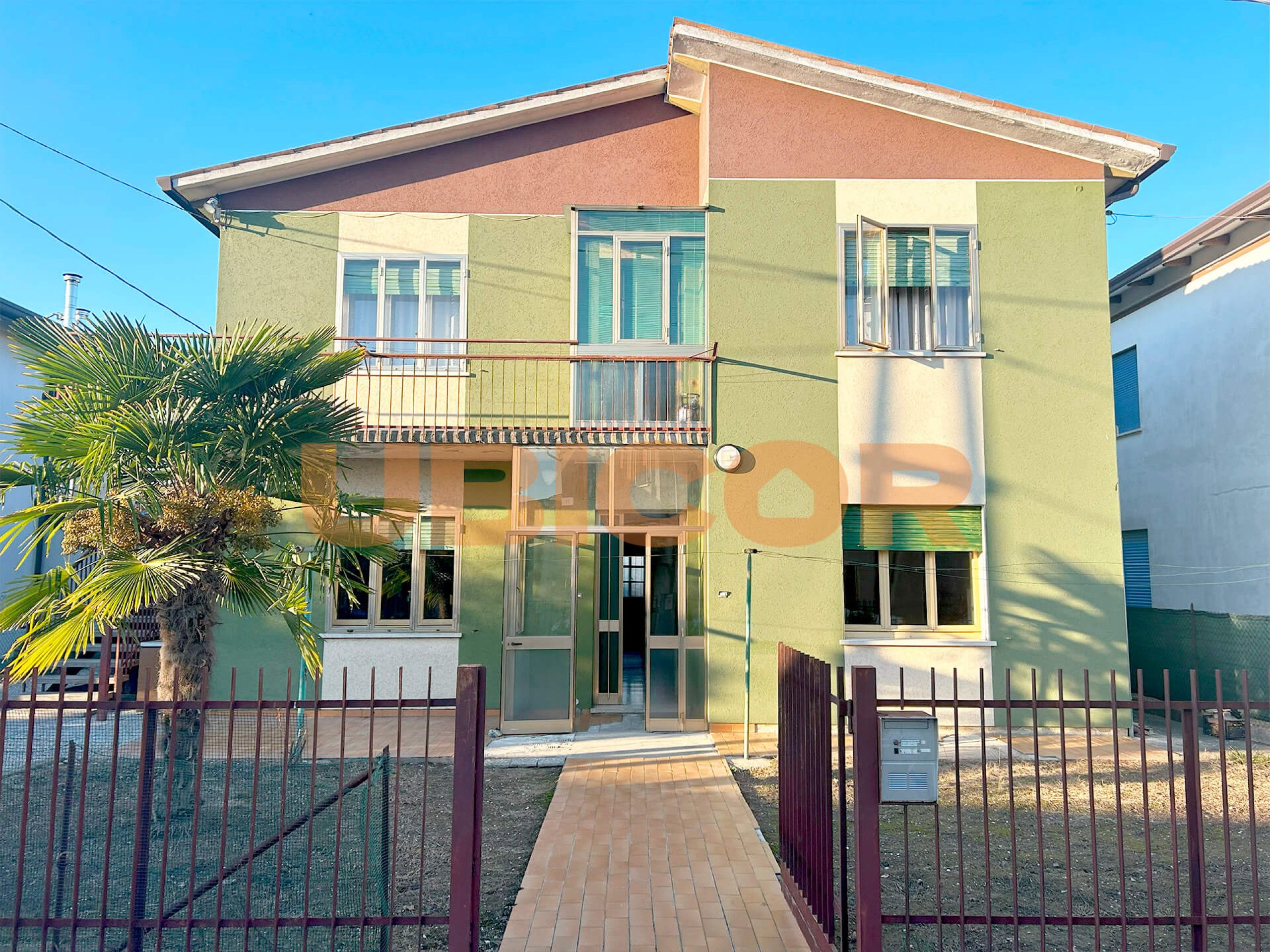 Singola da Ristrutturare in Vendita