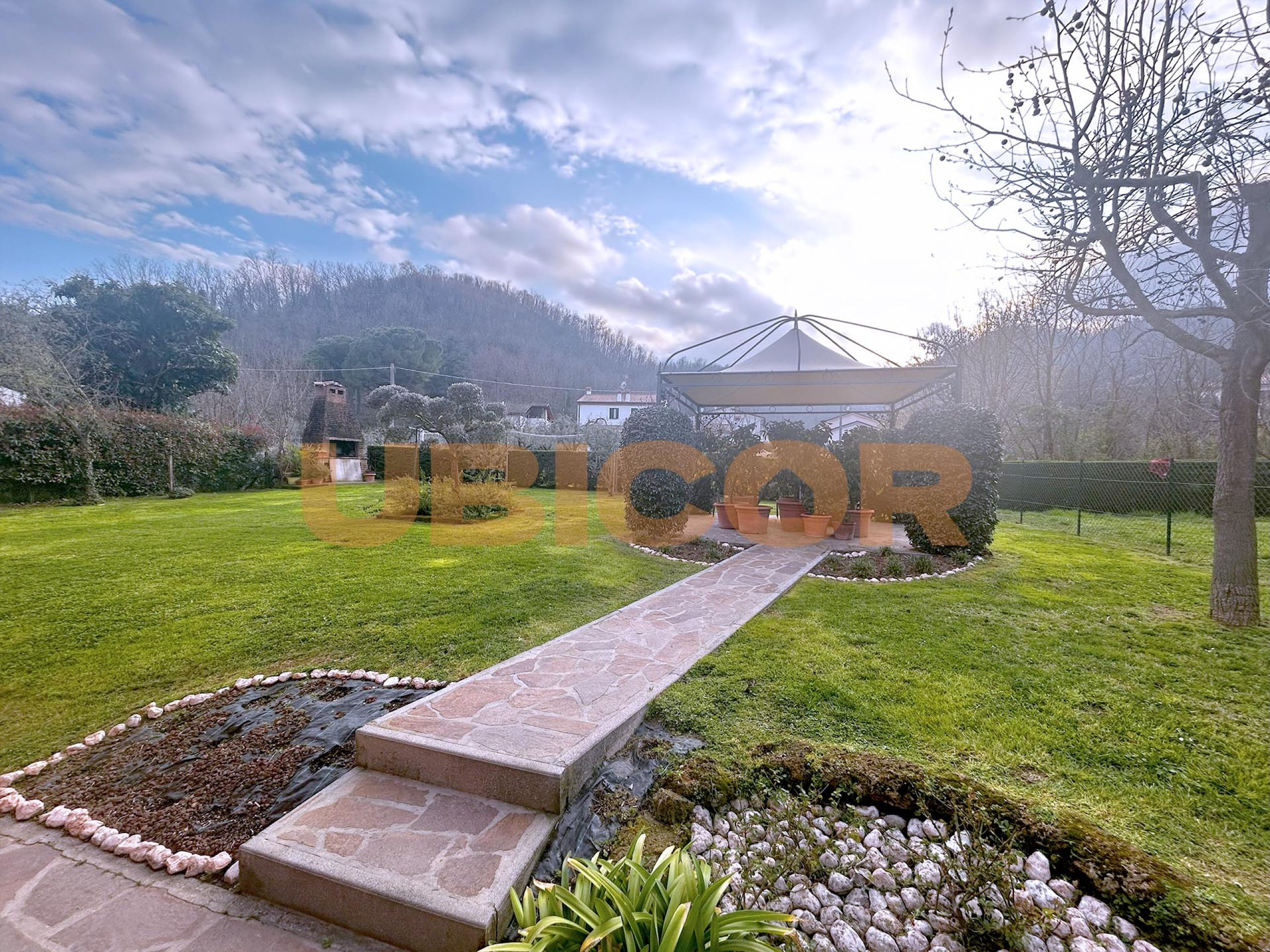 Villa Singola in Vendita